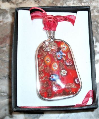 Collier en verre et métal argenté - Rouge