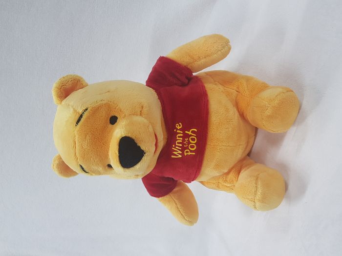 Peluche winnie l'ourson disney 34 cm - photo numéro 2