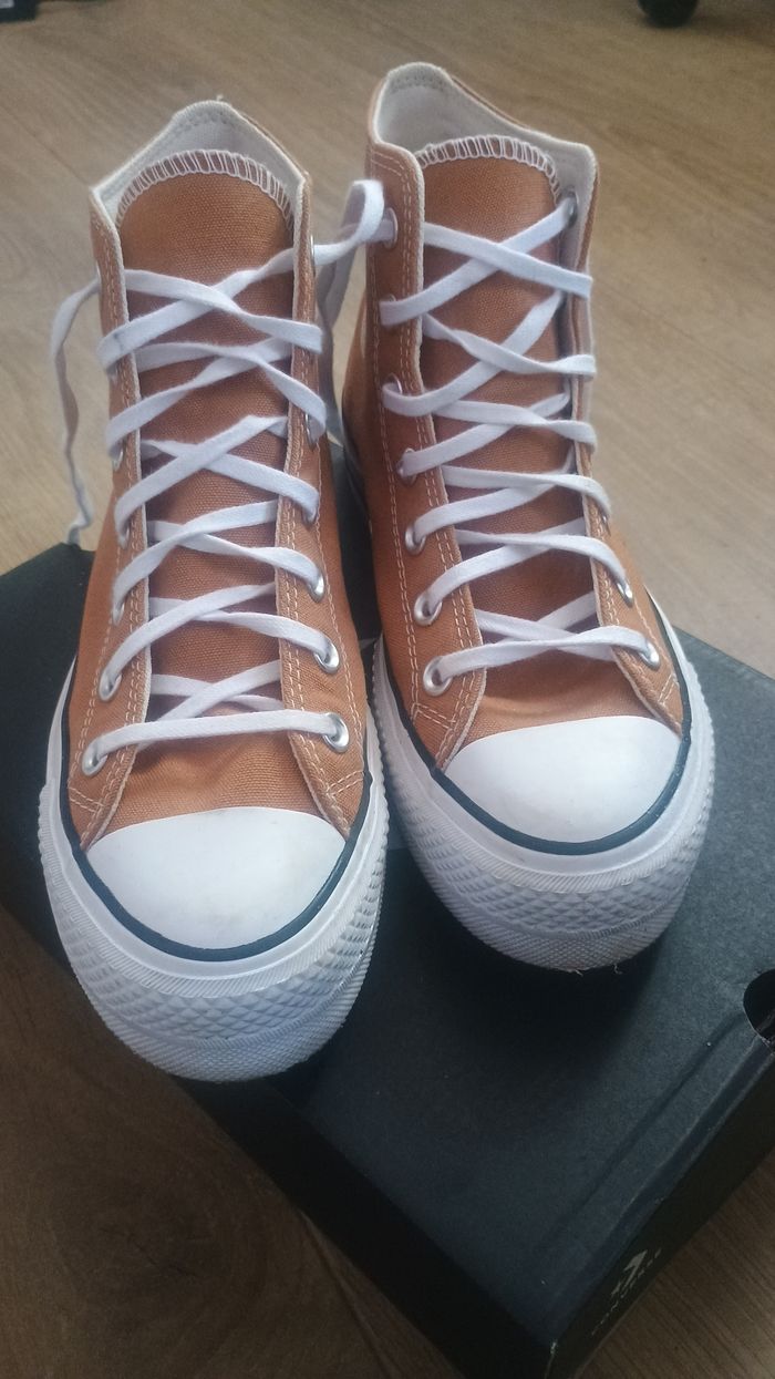Converse avec plateforme marrons - photo numéro 3