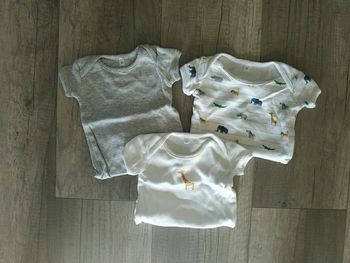 Lot body manches courtes