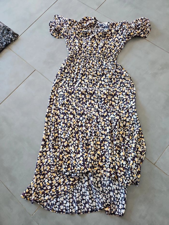 Robe a pois doree