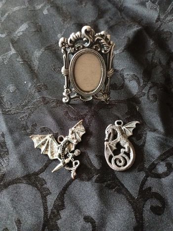 Pendentif dragons
