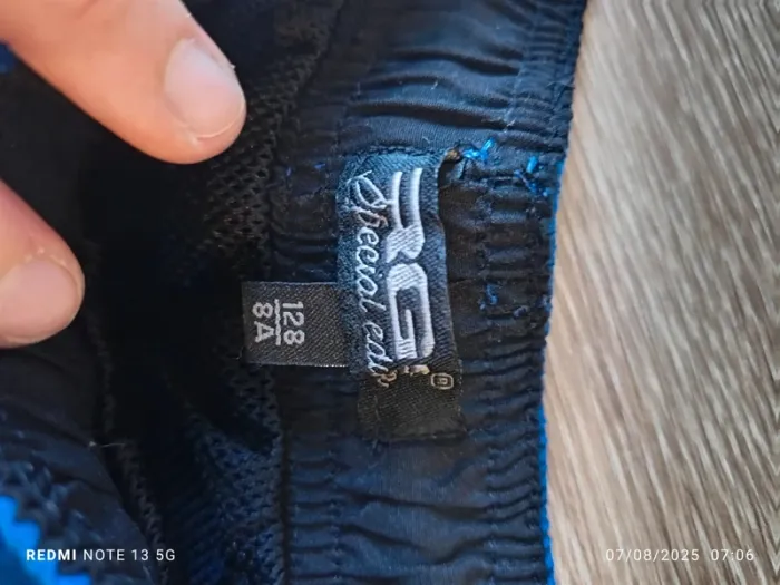Magnifique short bleu Rg taille 8ans - photo numéro 3