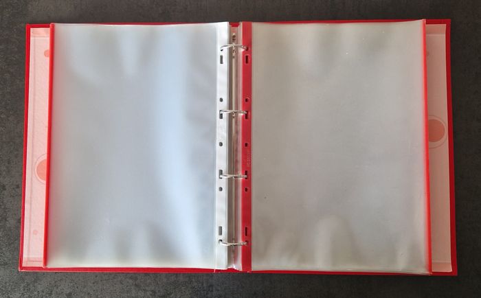 Classeur A4 rouge comme NEUF + 50 pochettes transparentes Exc. état à NEUVES - photo numéro 4