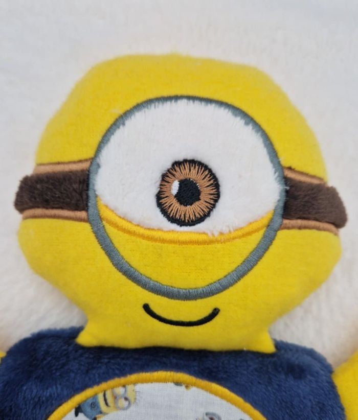 Joli doudou plat Minion - photo numéro 3