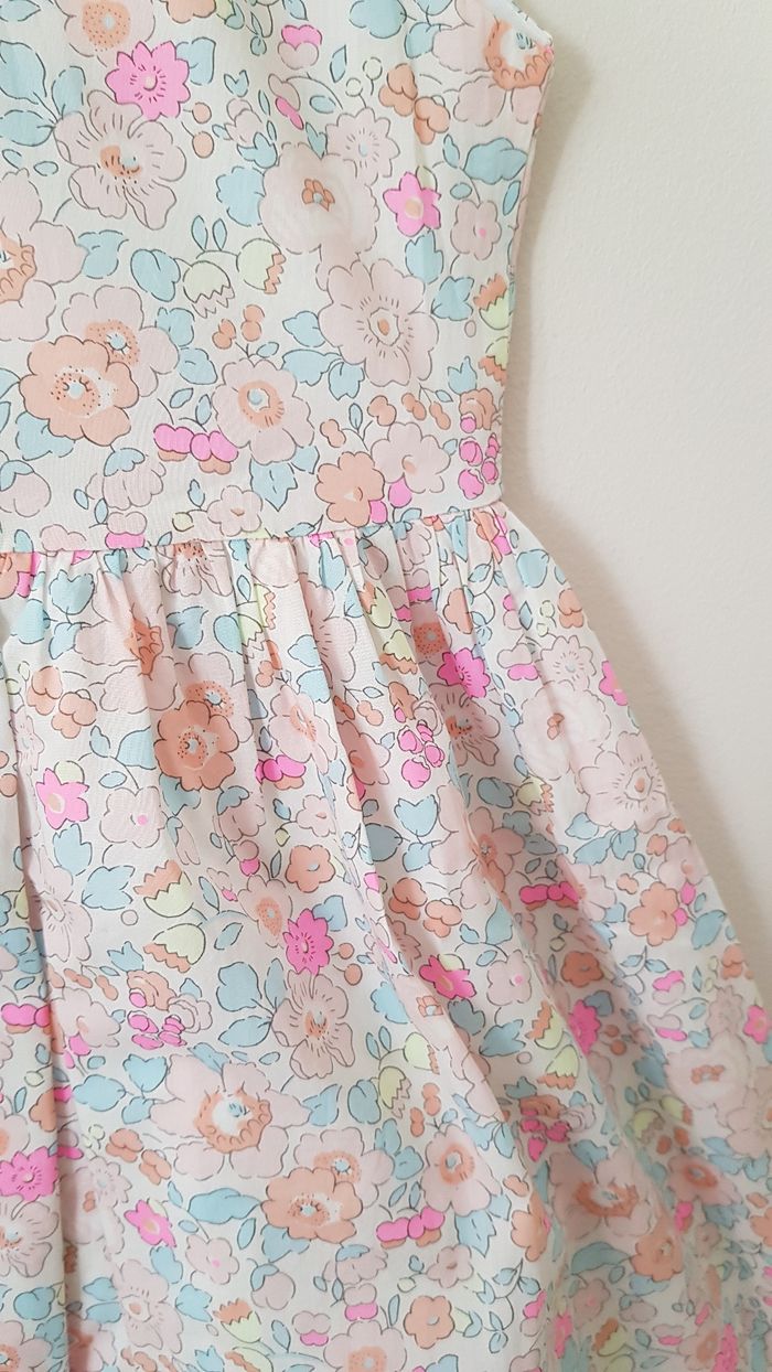 Robe Liberty taille 5 ans 🪷 - photo numéro 3