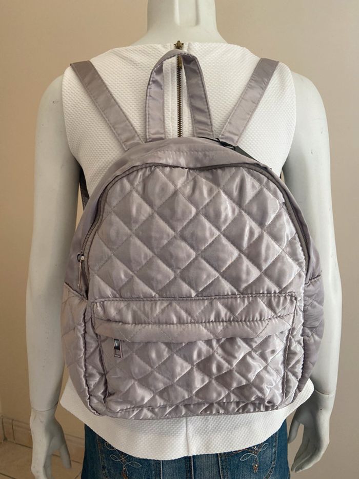 Petit sac à dos argenté - photo numéro 2