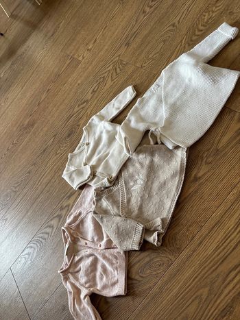 Lot de 4 gilets 1 mois