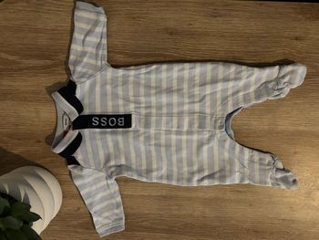 Combinaison bébé Hugo boss 1 mois