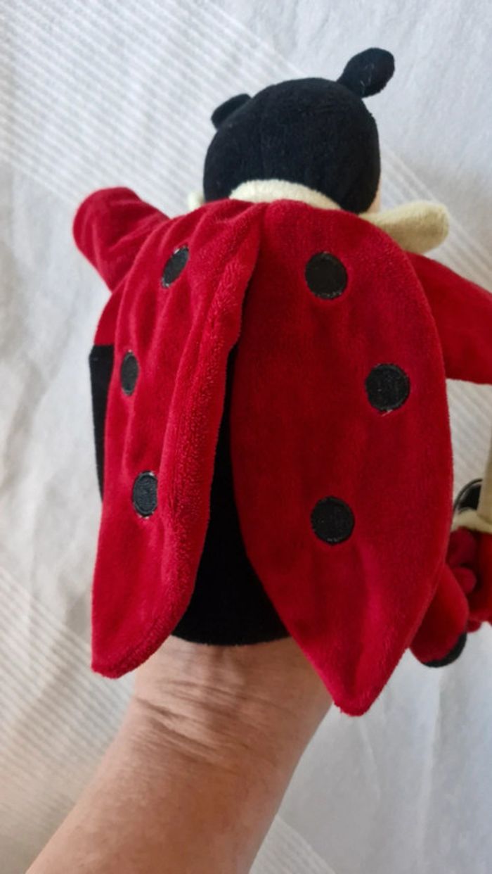 Marionnette Lady coccinelle doudou et cie - photo numéro 5