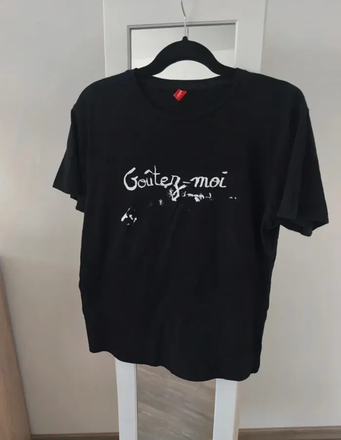 Tee shirt noir Goûtez moi - photo numéro 2