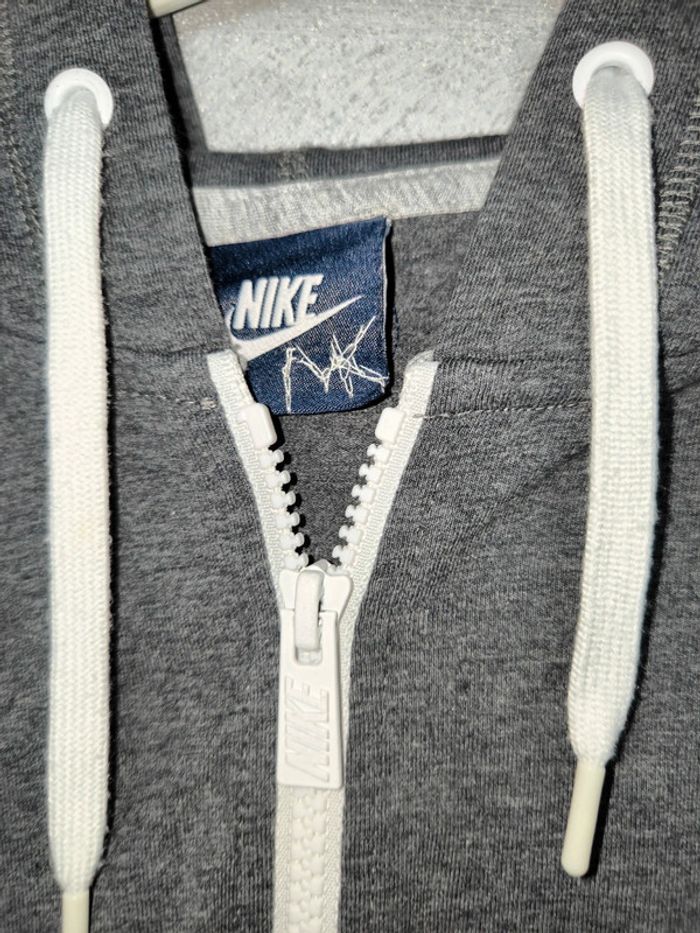 Sweat gris Nike taille M - photo numéro 3