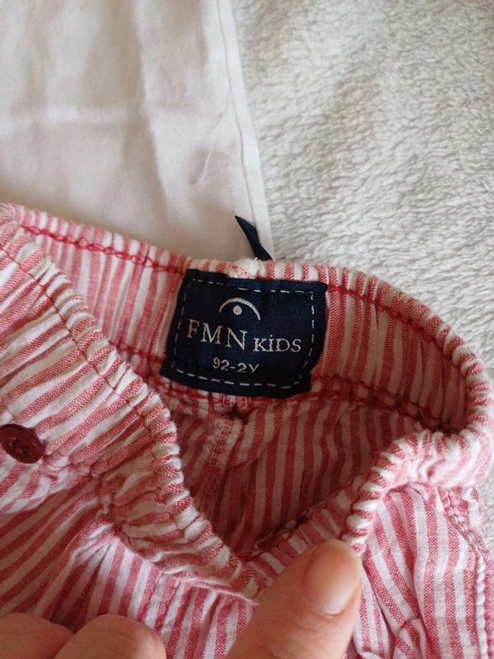 Ensemble short et chemise rayé rouge et blanc 2 ans - photo numéro 2