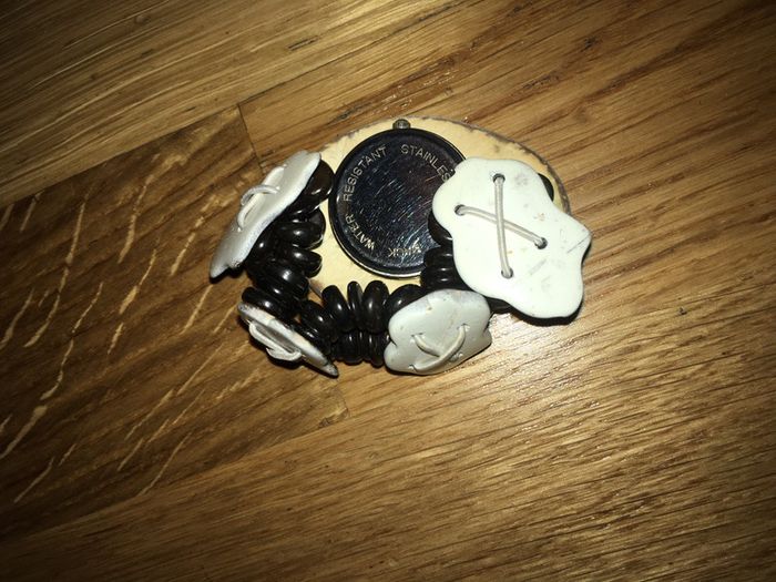 Belle montre fantaisie noir et blanc - photo numéro 2