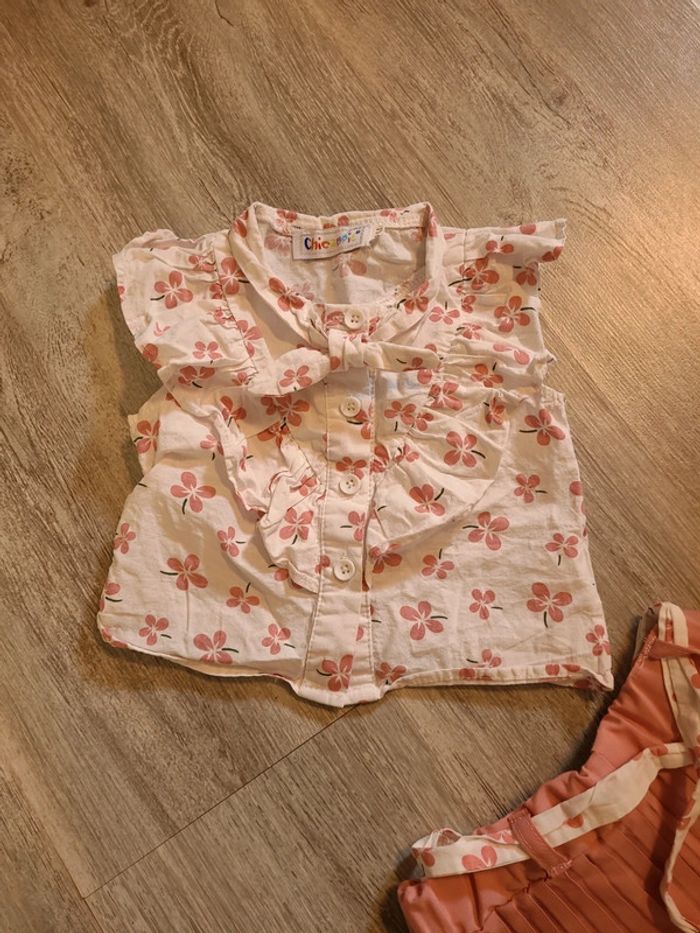Haut blanc et rose a fleurs et jupe plissée - photo numéro 3