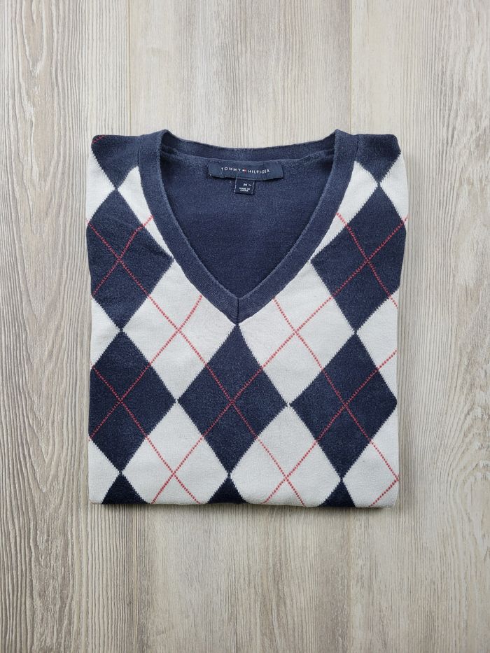 Pull Tommy Hilfiger homme M – motif losange bleu/blanc – bon état d’usage