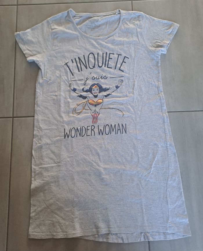 Chemise de nuit WonderWoman Taille 42/44 - photo numéro 2