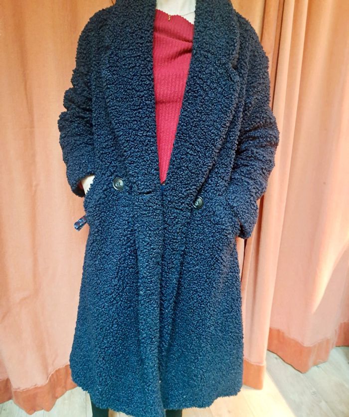 Manteau d'hiver en moumoute, marque Zara.