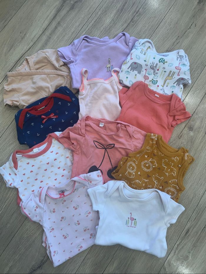Lot 11 bodies manches courtes fille 3 mois