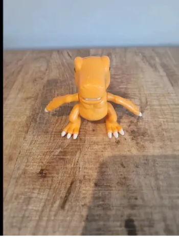 Figurine articulee agumon digimon
