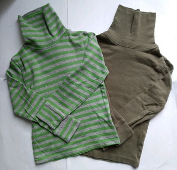 #lot de deux sous pulls taille 4 ans