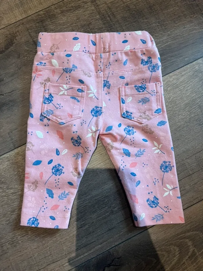 Legging fleuris rose 3 mois - photo numéro 4
