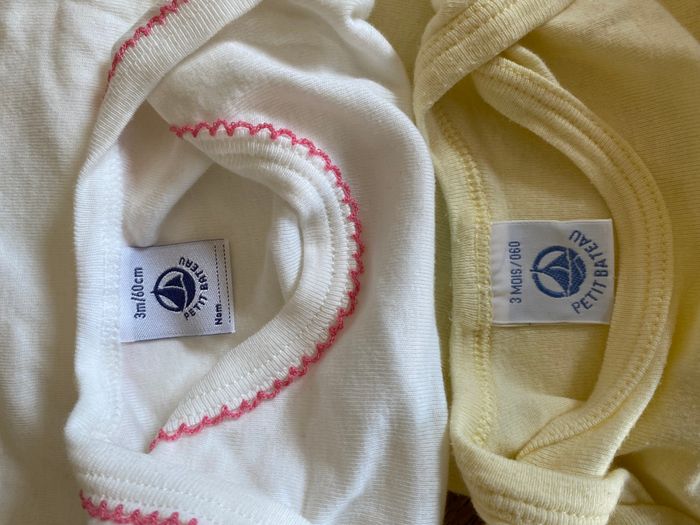 Lot 2 bodies manches courtes 3 mois Petit Bateau – coton - photo numéro 9