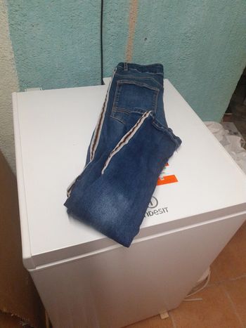 Skinny 14 ans tape à l'œil