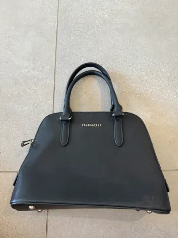 Sac à main et bandoulière noir Flora & Co, très bon état 30*22cm