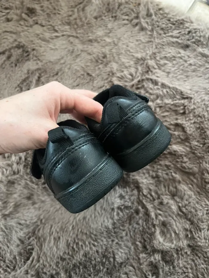 Baskets Nike enfant - photo numéro 4