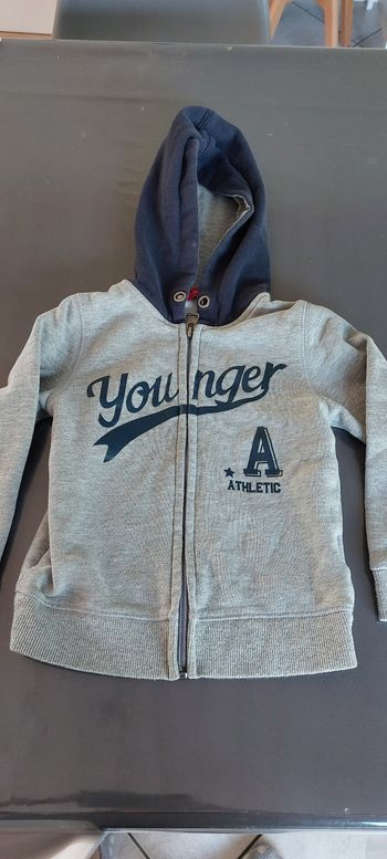 Veste zippée a capuche 5 ans