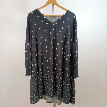 Robe noire fluide à pois fleuris taille 48 manches longues bohème chic Yessica C&A A1355