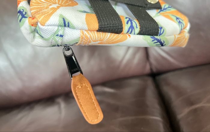 Pochette Cabaia Avenue du Prado - photo numéro 5