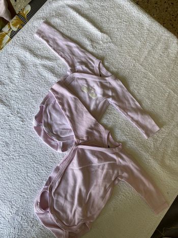 T3mois lot 2 bodys ML croisés