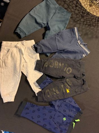 Lot 5 pantalons/joggings 12 mois Born to be