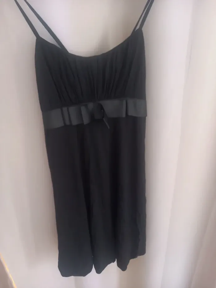 Petite robe noire 36 - photo numéro 3