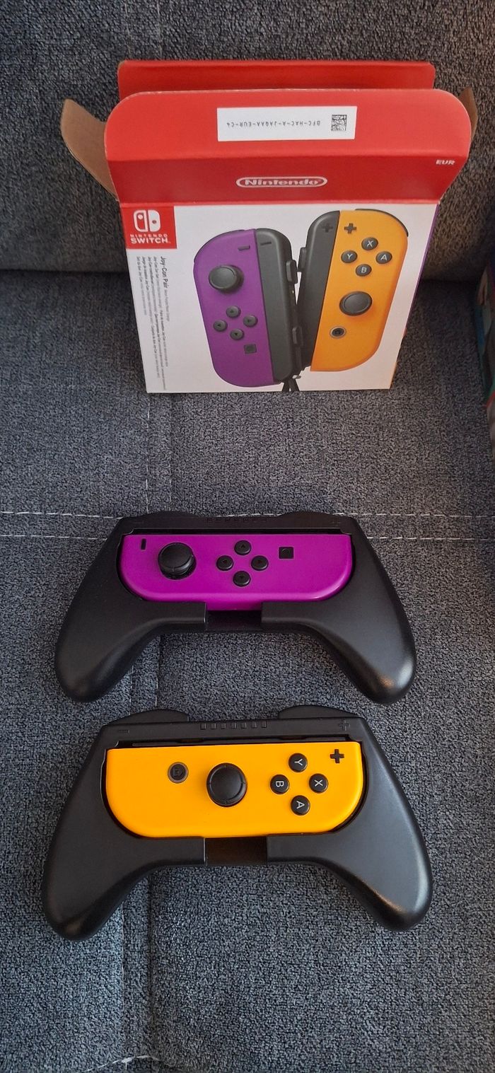 Console Nintendo Switch + accesoires - photo numéro 5