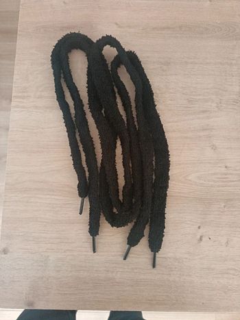 Lacet moumoute noir