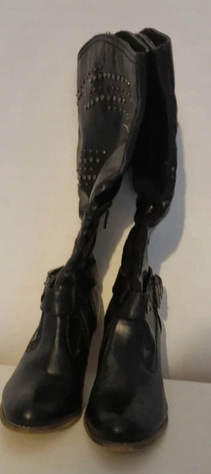 Bottes noires à talon pour femme - photo numéro 3