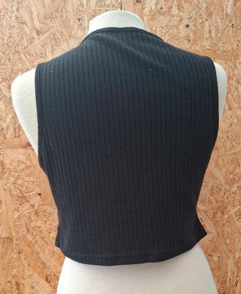 Crop top avec ouverture ventre