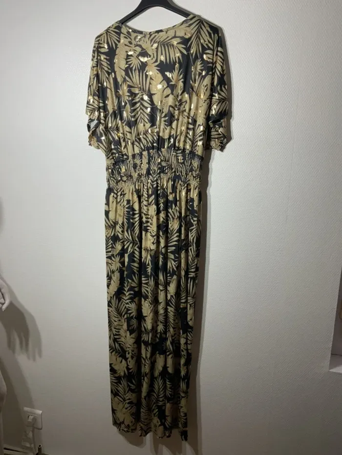Robe magique fleuris femme taille unique (38-52)- E&F - neuve avec étiquette - photo numéro 3