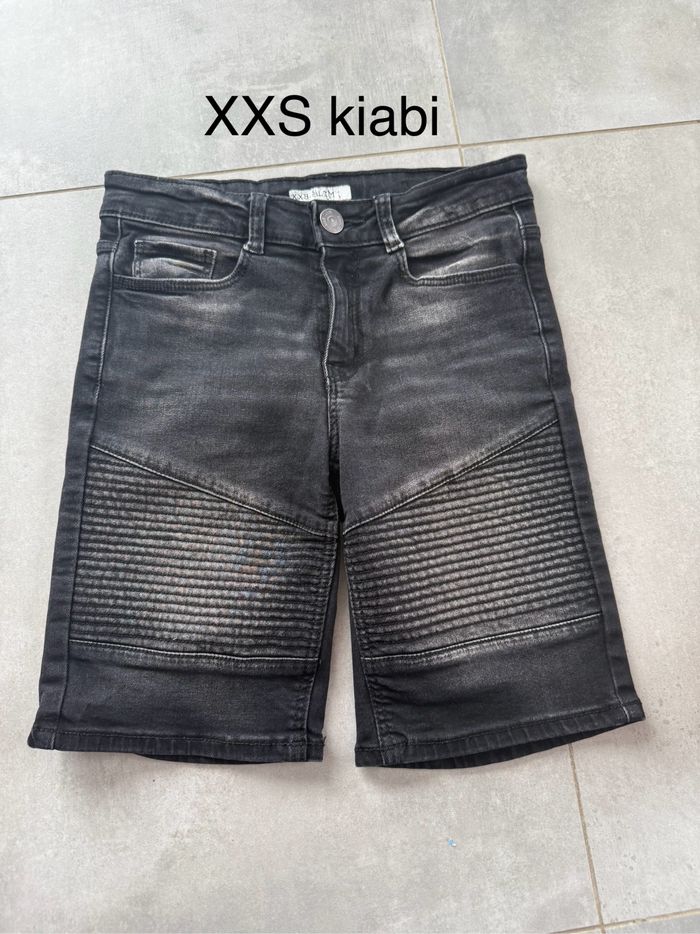 Short kiabi XXS noir (12 ans junior) coupe slim