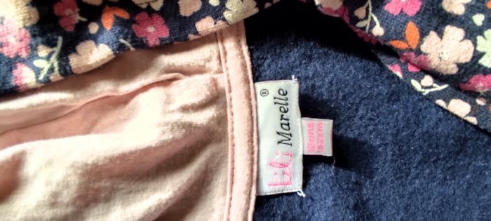 Sweats à capuche kiabi et lili Marelle 12 ans 10 euros les 2 - photo numéro 3