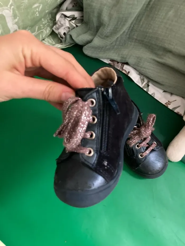 Chaussures taille 19 en cuir - photo numéro 3