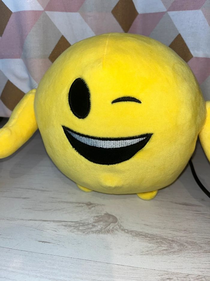lot veilleuse et peluche Smiley - photo numéro 3