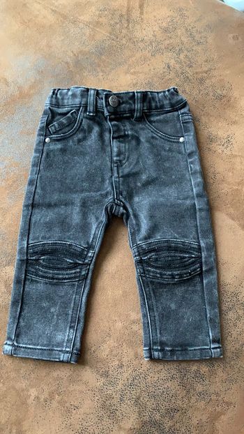 Jean Kiabi 9 mois noir effet délavé