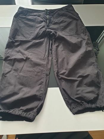 Pantacourt Bershka T42 noir