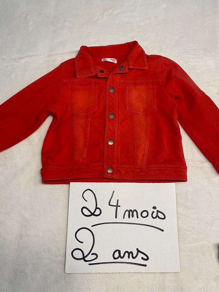 Très belle veste style jeans rouge 2 ans dpam