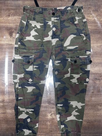 Pantalon militaire bershka