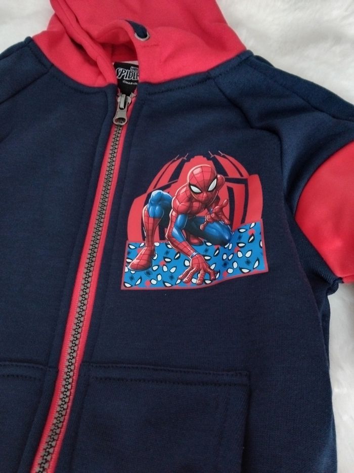 Jogging survêtement Spiderman Marvel neuf avec étiquettes 6 ans - photo numéro 2